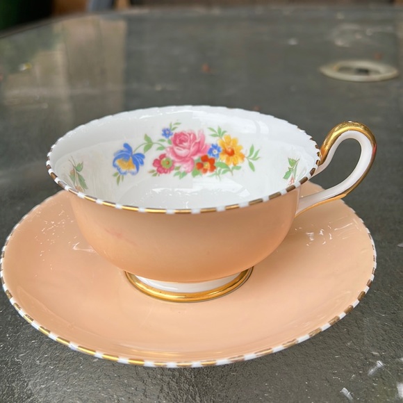 Vintage ROYAL CHELSEA English teacup and saucer. - Picture 2 of 9